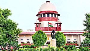 மனைவியுடனான வலுக்கட்டாய பாலியல் உறவை 'ரேப்' என்று குற்றமாக்க மத்திய அரசு எதிர்ப்பு 