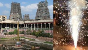 மதுரை மீனாட்சி அம்மன் கோயில் அருகே தீபாவளிக்கு பட்டாசு வெடிக்காதீர்கள்- கோயில் நிர்வாகம் வேண்டுகோள் 