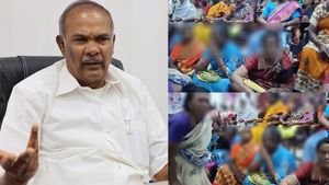 சபாநாயகரே.. அப்பாவு முன் தரையில் அமர வைக்கப்பட்ட பெண்கள்.. கேன்சரில் இருந்து மீண்டு வந்தோர் அவதி