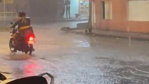 பெங்களூரில் போக்கு  காட்டும் வானிலை.. இரவிலும் விடாது வெளுத்த மழையால் தத்தளித்த முக்கிய பகுதிகள்
