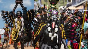 குலசையில் இன்று சூரசம்ஹாரம்.. லட்சக்கணக்கில் கடற்கரையில் குவியும் பக்தர்கள்.. பலத்த பாதுகாப்பு 