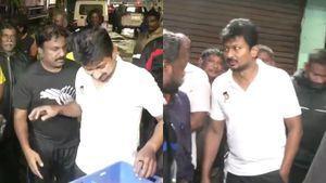 சென்னையில் நள்ளிரவில் உதயநிதி ஸ்டாலின் திடீர் ஆய்வு..! கடந்த வருடம் மாதிரி இருக்காது என உறுதி 