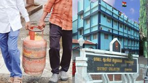 கேஸ் சிலிண்டருடன் கோவை நுகர்வோர் கோர்ட்டுக்கு வந்த சிக்கன் கடை ஓனர்.. சிக்கலில் பொதுத்துறை நிறுவனம் 