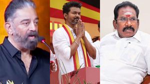 கமல் கையில் டார்ச்..பேட்டரி எங்கே! விஜயால் திமுகவுக்கு குத்துதே..குடையுதே! போட்டுடைத்த செல்லூர் ராஜு 