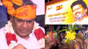பிரம்ம முகூர்த்தத்தில் பூமி பூஜை.. அதிகாலையில் மாலையும் கழுத்துமாக ஆனந்த்! தவெக மாநாடு ஏற்பாடு ஜோர்! 
