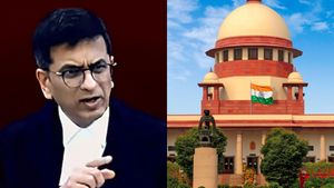 உங்களுக்கு எவ்வளவு தைரியம்.. சுப்ரீம் கோர்ட் தலைமை நீதிபதியிடம் வாங்கி கட்டிய வழக்கறிஞர்.. என்னாச்சு 