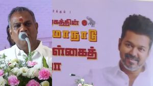 ‘ஜெயலலிதா பாணி ’அரசியல் வேண்டாம்! விஜய் கொடுத்த எச்சரிக்கை..? போட்டு உடைத்த புஸ்ஸி ஆனந்த் 