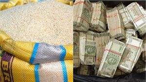 வாங்கிய அரிசி மூட்டைக்குள் அள்ள அள்ள பணம்..  கடலூர் பெண்ணுக்கு காசு மழை.. பின்னாடியே செம்ம ட்விஸ்ட் 