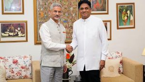 இலங்கை பறந்த ஜெய்சங்கர்.. அதிபர் தேர்தலில் தோற்ற சஜித் பிரேமதாசவுடன் திடீர் சந்திப்பு.. என்ன காரணம்?