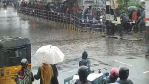 ரெட் அலர்ட் எச்சரிக்கை.. சென்னை, செங்கல்பட்டு, காஞ்சிபுரம், தாம்பரம் உதவி எண்கள் அறிவிப்பு.. லிஸ்ட்!