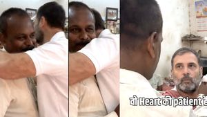 சலூன் கடையில் புகுந்த ராகுல் காந்தி! ஆடி போன உரிமையாளர்..கட்டிப் பிடித்து வேதனையுடன் சொன்ன வார்த்தை!