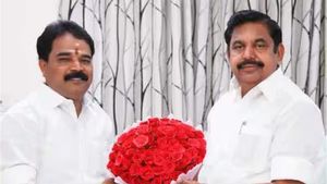 எடப்பாடி பழனிசாமியின் நண்பர் இளங்கோவனின் சம்பந்தியிடம் ரூ 42 கோடி பறிமுதல்! ரூ 100 கோடி வரி ஏய்ப்பு 