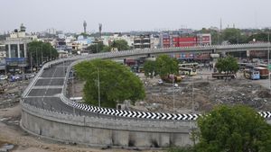 உக்கடம் மேம்பாலம் பக்கம் போறீங்களா.. ரொம்பவே கவனம் தேவை.. கோவை மக்களே உடனே இதை நோட் பண்ணுங்க 