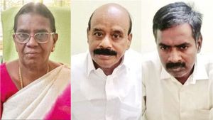 விஏஓ டூ தாசில்தார்.. மொத்தமாக சிக்கும் அரசு ஊழியர்கள்.. சிவகங்கையில் கம்பி எண்ணும் பஞ்சாயத்து தலைவி 