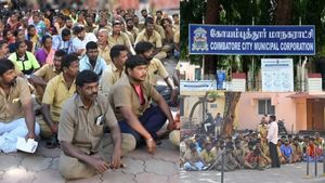 நெருங்கும் தீபாவளி.. போனஸ் கேட்டு போராட்டத்தில் குதித்த.. கோவை தூய்மைப் பணியாளர்கள் 