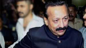 வெடிவெடித்த நேரத்தில்.. பாய்ந்த 3 ரவுண்டு தோட்டாக்கள்.. பாபா சித்திக் கொல்லப்பட்டது எப்படி? பின்னணி 