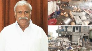 திருப்பூரில் வெடித்தது குண்டு! உளவுத்துறை என்ன செய்தது? உடனே விசாரிக்கணும்.. அரசுக்கு பறந்த கோரிக்கை