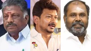 துரோகத்தின் மொத்த உருவமே ஓபிஎஸ் தான்! போகிற போக்கில் உதயநிதி மீது அட்டாக்.. கொந்தளித்த அதிமுக ’மாஜி’ 
