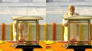 டெல்லி ராஜ்கோட்டில் காந்தி நினைவிடத்தில் குடியரசுத் தலைவர், பிரதமர் உள்ளிட்ட தலைவர்கள் மரியாதை! 
