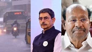 சென்னையை புரட்டிய மழை! தமிழக ஆளுநரே பாராட்டிட்டாரு! ஆனால் பாமக ராமதாஸ் என்ன சொல்றாரு பாருங்க! 