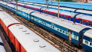  தீபாவளிக்கு சொந்த ஊர் போக டிக்கெட் இல்லையா? கவலையை விடுங்க! ரயில்வே கொடுக்கும் தித்திப்பான செய்தி 