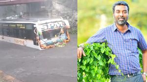  கோவையில் மழை வெள்ளத்தில் சிக்கி தத்தளித்த பேருந்து.. வெதர்மேன் சொன்ன விஷயத்தை கவனிச்சீங்களா?
