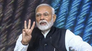 மகாராஷ்டிராவுக்கு அள்ளி அள்ளி கொடுத்த பிரதமர் மோடி.. ரூ.50,000 கோடி திட்டங்களை தொடங்கி வைத்தார்