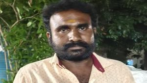 மதுபோதையில் மாணவி.. சில்லிட்ட சேலம்! எல்லாத்துக்கும் காரணமே 'குவாட்டர்’ கோவிந்தசாமி! வலிப்பு வேற! 