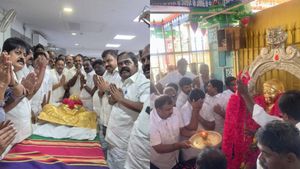 பசும்பொன் முத்துராமலிங்க தேவர் ஜெயந்தி ஏற்பாடுகள் தீவிரம்! பள்ளி, கல்லூரிகளுக்கு விடுமுறை அறிவிப்பு 
