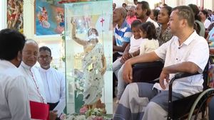 ரத்தம் படிந்த ஏசு சிலை.. ஈஸ்டர் குண்டு வெடிப்பு நினைவு இருக்கா? அநுரவை பார்த்து கண்ணீர் வடித்த மக்கள் 
