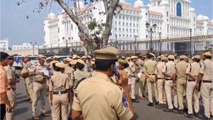 உச்சகட்ட பதற்றத்தில் ஹைதராபாத்.. தெலங்கானா காவல் துறைக்கு வந்த ரகசிய தகவல்.. 144 உத்தரவு அமல் 