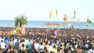 திருச்செந்தூரில் இப்படியா? சூரசம்ஹார நாளில் பக்தர்களுக்கு வேதனை! நகை, செல்போன், பைக்குகள் போச்சே 