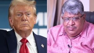 அமெரிக்காவின் அதிபராகிறார் டொனால்ட் டிரம்ப்! ஆனந்த் சீனிவாசன் விடுத்த மெகா எச்சரிக்கை! நோட் பண்ணுங்க 
