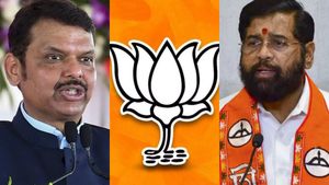 மகாராஷ்டிரா: பட்னாவிஸ்தான் முதல்வர்-ஷிண்டேவுக்கு மத்திய அமைச்சர் பதவி தர பாஜக ரெடி..இழுபறி நீடிப்பு! 