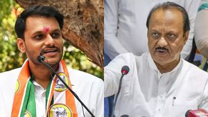 பாராமதியில் வெற்றிக்கொடி நாட்டும் அஜித் பவார்! கத்துக்குட்டியை களமிறக்கி பாடம் கற்றது சரத் பவார் அணி 