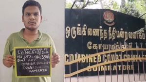  அர்ஜுன் சம்பத் மகன் ஓம்கார் பாலாஜிக்கு 14 நாட்கள் நீதிமன்றக் காவல்.. கோவை நீதிமன்றம் அதிரடி உத்தரவு!