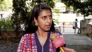 கஸ்தூரி விவகாரம்.. ஒன்று கூடிய தெலுங்கு அமைப்புகள்.. கோவை காவல் ஆணையரிடம் பரபரப்பு புகார் 