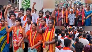 விஜயின் தவெகவில் அதிகார போட்டி.. அஜிதாவா? பாலாவா? கோஷமிட்ட தொண்டர்களால் பரபரத்த தூத்துக்குடி 