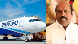 அவசரமாக மதுரையில் தரையிறங்கிய சென்னை - தூத்துக்குடி விமானம்.. உள்ளே இருந்த அமைச்சர் எ.வ.வேலு!