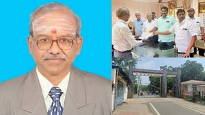 சனாதன ஆதரவு.. சாதி வெறி..சிக்கலில் பேராசிரியர்! இப்போல் பாலியல் புகார் வேற.. களத்தில் குதித்த திமுக!