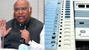 இவிஎம் வேண்டாம்.. வாக்குச்சீட்டை கொண்டு வாங்க.. நாடு முழுதும் காங்கிரஸ் பிரசாரம் - கார்கே அறிவிப்பு 