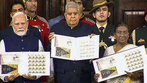 அரசியல் சாசன நாள்: தபால் தலை + சிறப்பு நாணயம் வெளியீடு.. உச்ச நீதிமன்றத்தில் உரையாற்றுகிறார் மோடி 