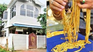 ஆசிரியர் வீட்டில் அள்ள அள்ள தங்கம்.. மதிப்பு  கோடிக்கணக்கில்.. சிவகங்கையை உலுக்கிய பட்டப்பகல் சம்பவம் 