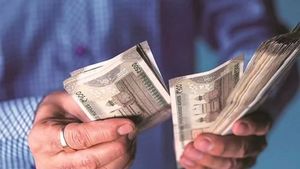தொழில் தொடங்க ரூ.5 கோடி வரை கடன் தரும் தமிழக அரசு.. யாரெல்லாம் விண்ணப்பிக்கலாம்.. கலெக்டர் தகவல் 