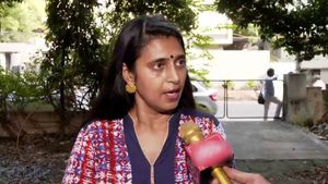மன்னிப்பு கேட்டால் போதுமா? கஸ்தூரிக்கு ஜாமீன் வழங்க தமிழக அரசு எதிர்ப்பு! நீதிமன்றம் சொன்ன கருத்து! 