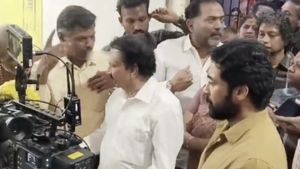  பொள்ளாச்சி மாசாணியம்மன் கோயிலில் தரிசனம் செய்த நடிகர் சூர்யா.. தொடங்கியது 