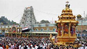 திருப்பதி ஏழுமலையான் கோயில் சுற்று வட்டாரம் இந்துக்களுக்கு மட்டுமே.. மும்தாஜ் ஹோட்டல் அனுமதி ரத்து 
