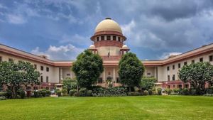 சென்னை உட்பட எல்லா ஐகோர்ட்களிலும் இந்தியில் விசாரணை நடத்த கோரி மனு..விசாரிக்க மறுத்த சுப்ரீம்கோர்ட்!