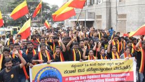  இங்க பார்த்தீங்களா அநியாயத்தை.. பெங்களூரில் கர்நாடக மாநில பேரணி நடத்த ஹிந்தி மாணவர்கள் எதிர்ப்பு