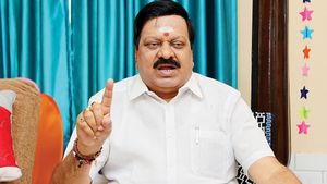 முன்னாள் எம்எல்ஏ கோவை செல்வராஜ்  மாரடைப்பால் காலமானார்.. மகனின் திருமண நிகழ்ச்சியில் சோகம் 